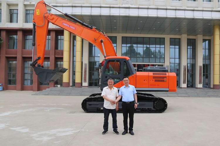 China Coal Group Completed The Delivery Of Large Excavators