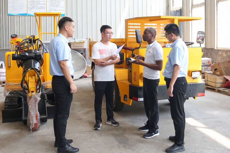 Kenyan Businessmen Visit China Coal Group To Purchase Construction And Coal Mining Equipment